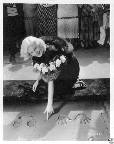 Jean-making-her-imprint-at-Graumans-Chinese-Theatre-in-1933